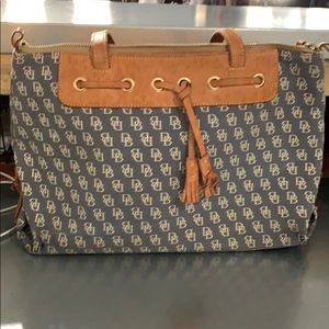 Dooney & bourke